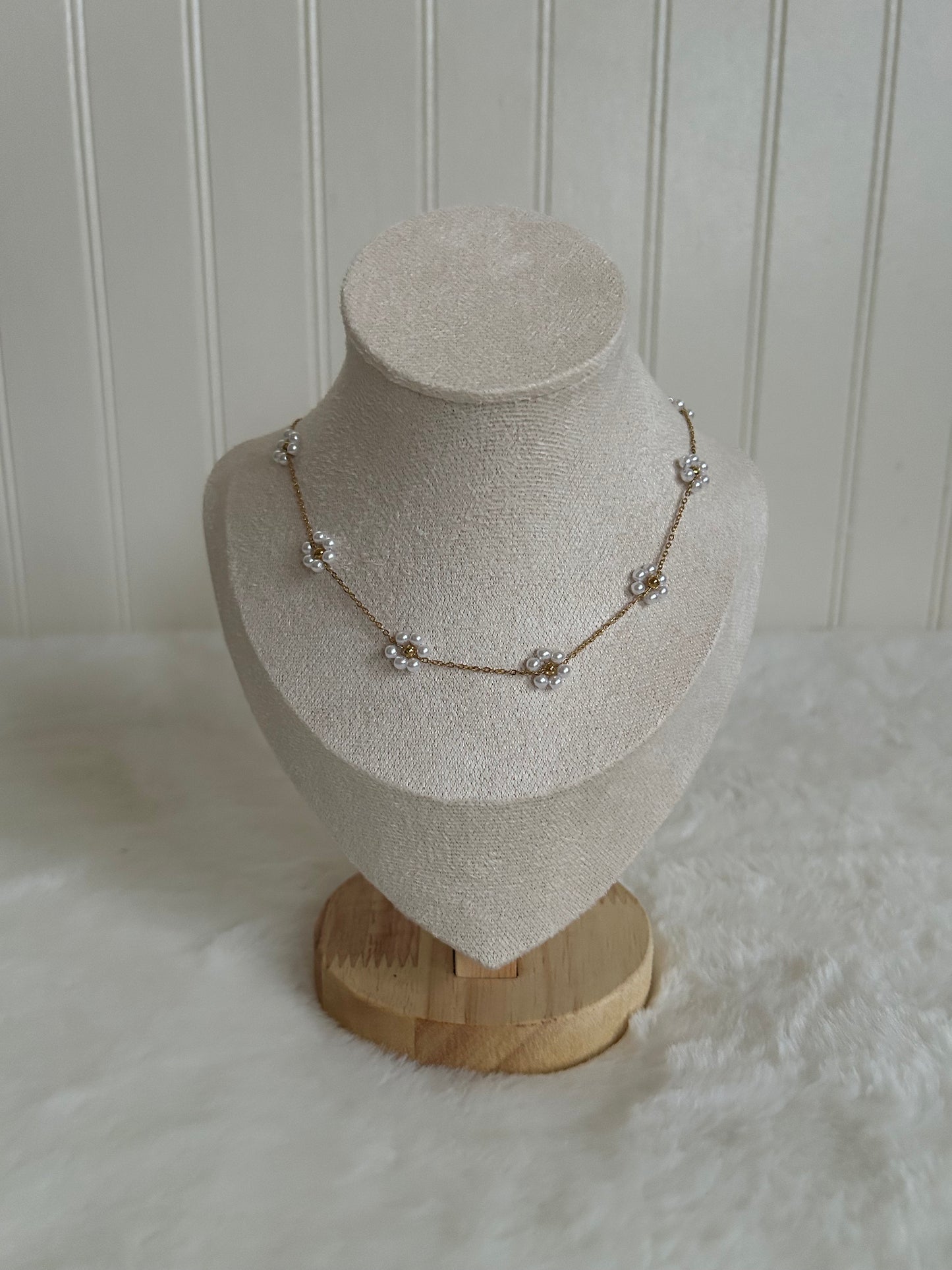 Pearl blossom necklace