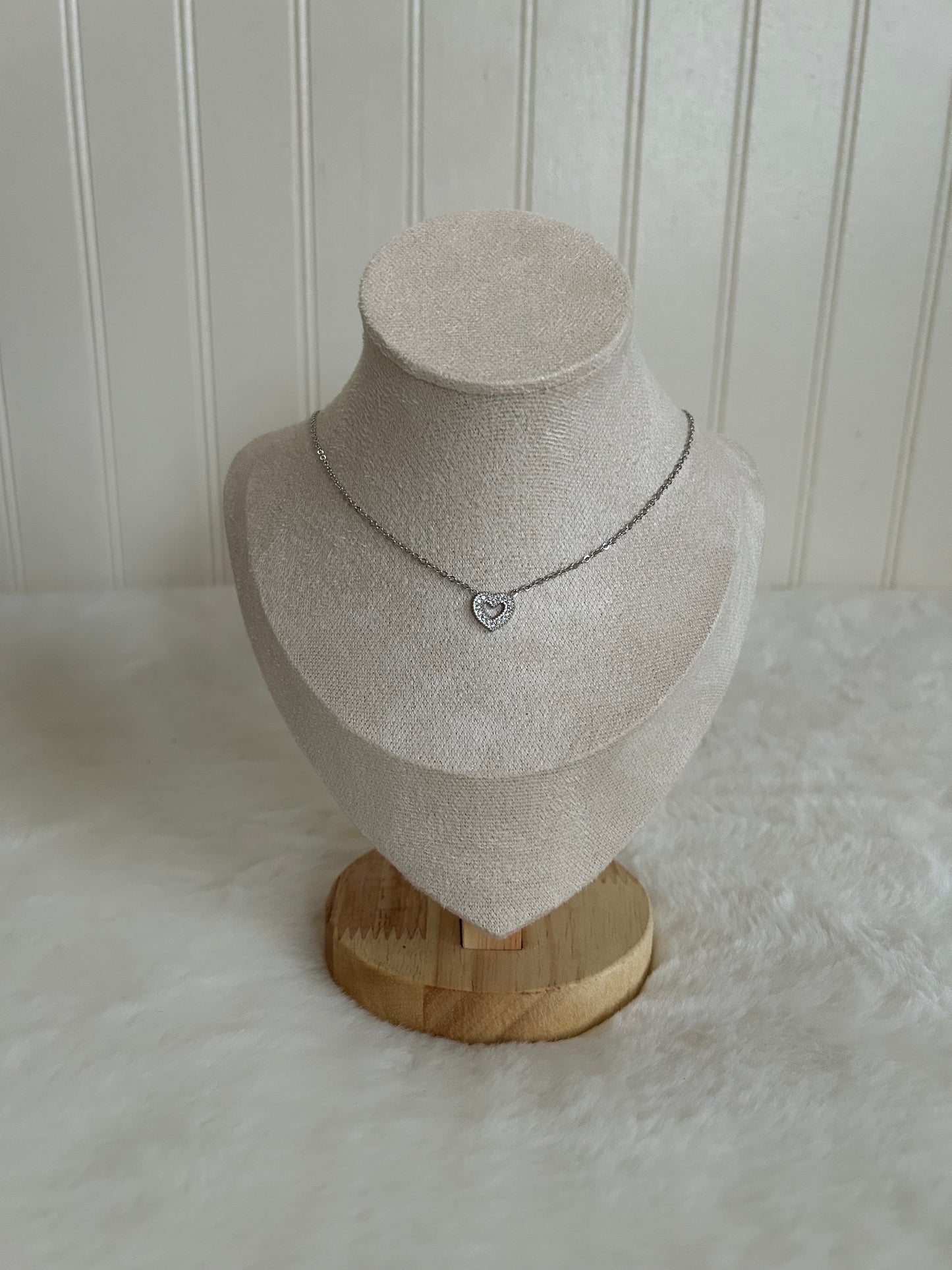 Minimalist heart necklace